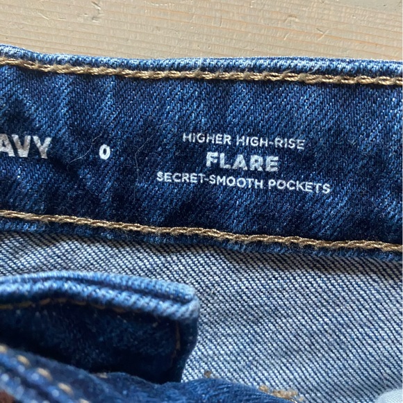 Like New Old Navy Higher High Rise Flare Jeans 0 - Picture 7 of 7